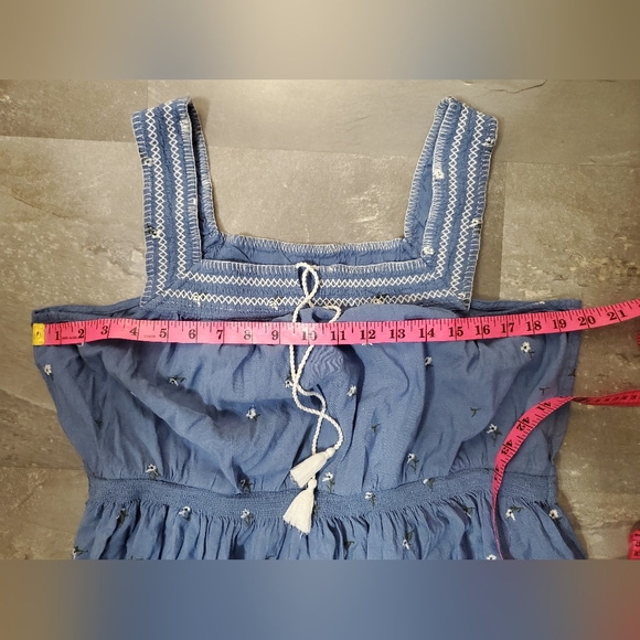 Old Navy Sleeveless Tiered Dress. Embroidered Flowers. White, Blue. Square Neck. - Picture 9 of 10